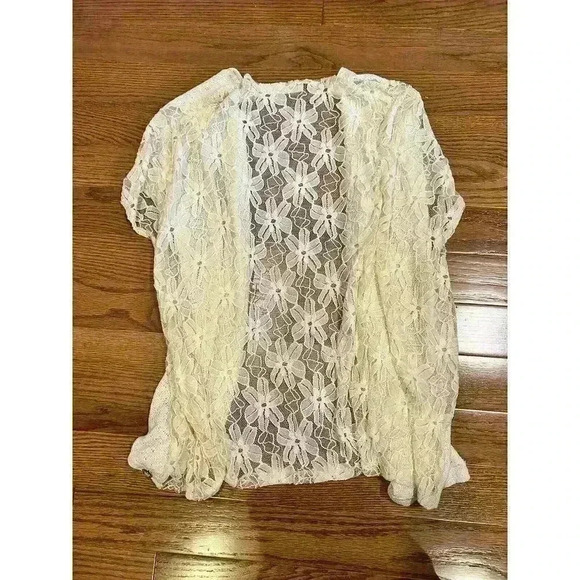 Crowned Free One Lace Floral Lace Ivory Shawl Kimono Cover Up Festival - Picture 1 of 7